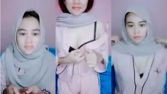 Jilbab Mbak Vita Pamer Belahan Toket Video by PornTrex Jilbab Mbak Vita Pamer Belahan Toket Video by PornTrex