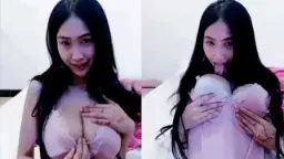 Awcece Sekarang Live di BLING2 Sexy Jilat Uting Video by IXXX