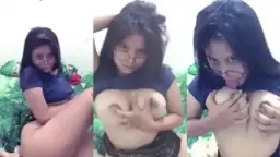 Gea Toge Berkacamata Live Barbar Video by xNxx
