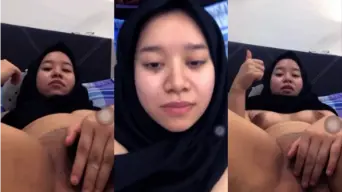 VCS Mahasiswi Hijab Ajakin Crot Bareng Video by PornOne