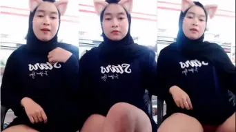 Jilbab Hitam Nakal Show Joget Video by RedTube
