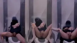 Hijab Slutty Colmek di Toilet Mall Video by Eporner