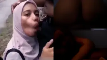 Cewek Hijab Nyepong Outdoor Ngewe di Kostan Video by SpankBang