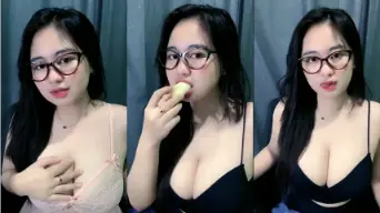 Imeyldaa Host Cantik Toge Bikin Penasaran Video by xVideos Imeyldaa Host Cantik Toge Bikin Penasaran Video by xVideos